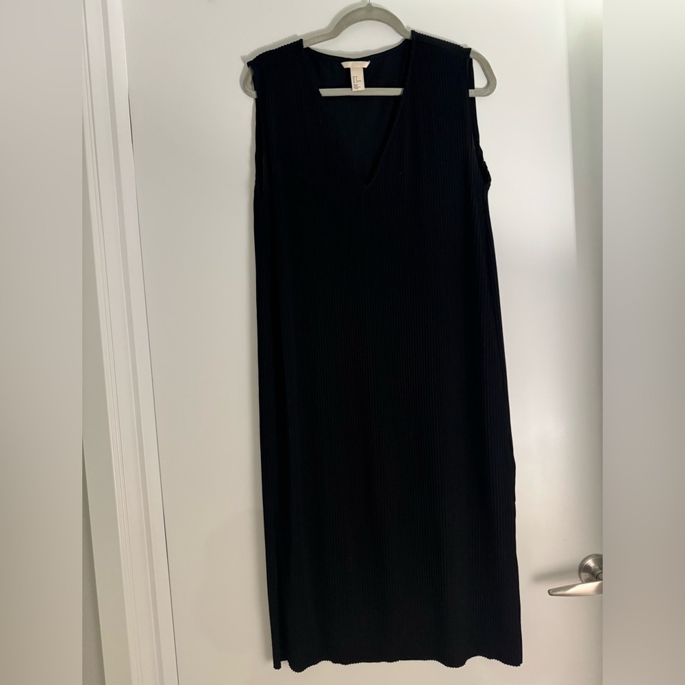 Pleated Black Sleeveless Dress